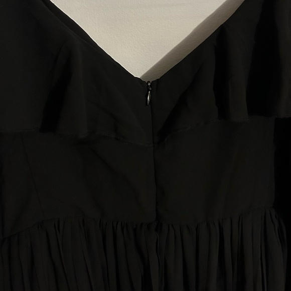 Boohoo Off the Shoulder Dress - Picture 6 of 6